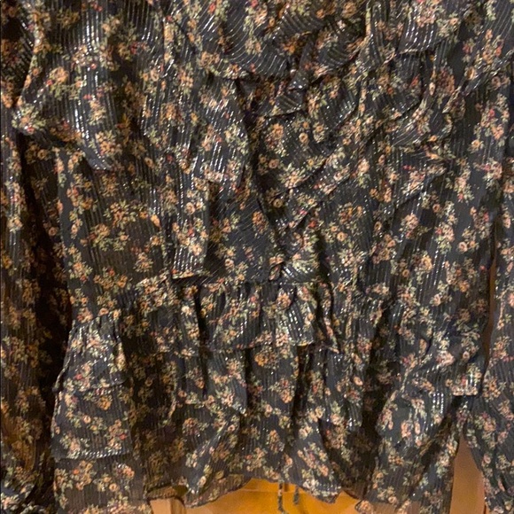 Beautiful Blouse - Picture 9 of 12